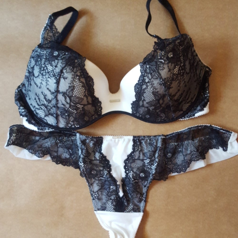 Victoria's secret lace push up demi 34C large